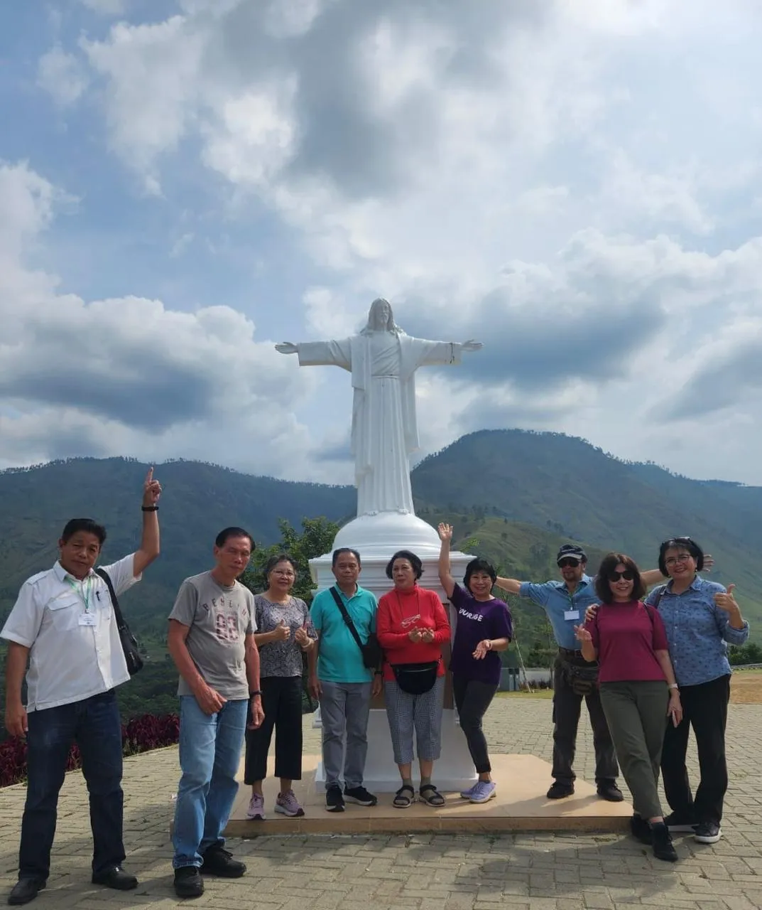 Dichter Dschungel des Gunung-Leuser-Nationalparks beim Trekking